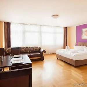 דירה Youth Apartments - Ku'Damm, ברלין